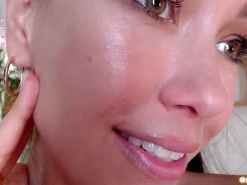 girl
        sweet_moan cam image #6142024