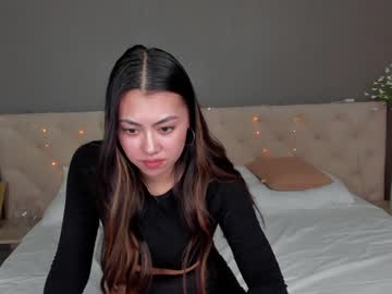 girl
        amely_moore cam image #1359197