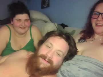 couple
        the420family cam image #6299372