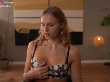 girl
        chillwithkira cam image #5303326