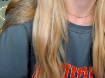 girl
        melissa_babyss cam image #4511901