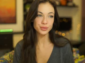 girl
        melodymate cam image #325695
