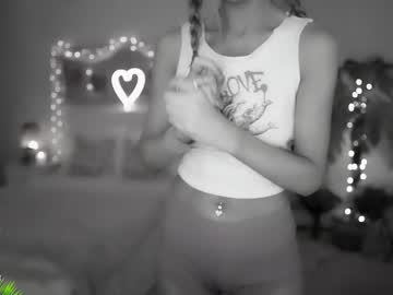 girl
        amyvalentine cam image #6178357