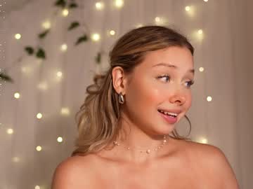 girl
        april_blush cam image #5000300