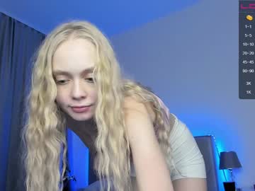 girl
        stacy_fanning cam image #2051002