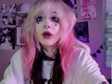 girl
        lollyshy__ cam image #6133425