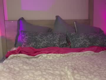 girl
        sarahjonesx cam image #6216980