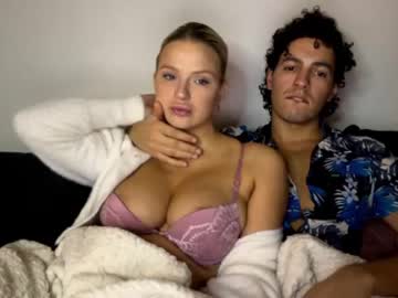couple
        chulo33333 cam image #3143637
