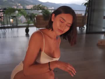 girl
        honeyco57 cam image #1972803