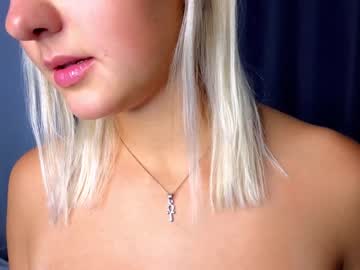 girl
        beverly_hillls cam image #3090555