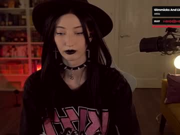 girl
        loony_moony cam image #4030763
