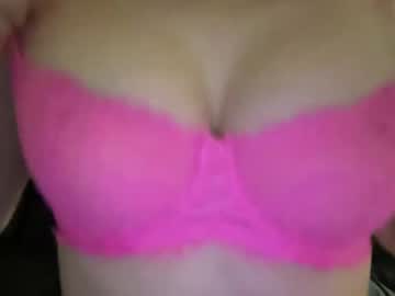 girl
        taylormoonxo cam image #768354