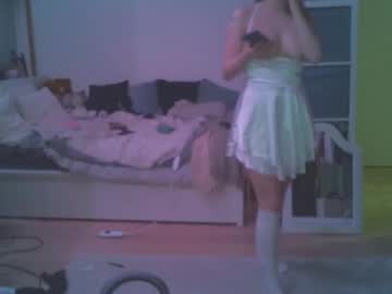 girl
        exy_ cam image #5618587