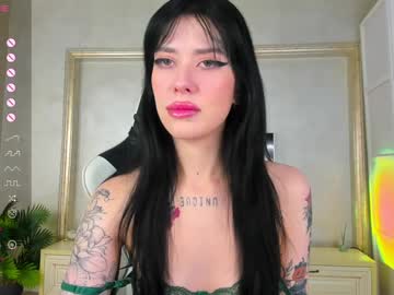 girl
        hannah_san1 cam image #5120419