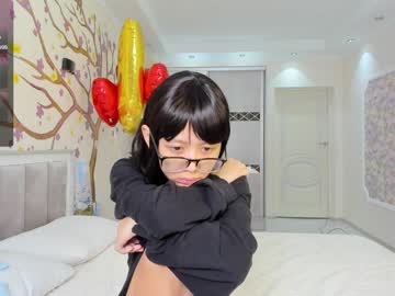girl
        little_yena cam image #3930619