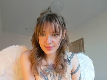 girl
        esther_estrie cam image #3700430
