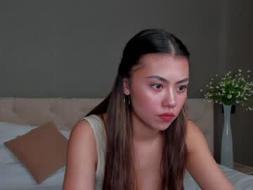 girl
        amely_moore cam image #1394544