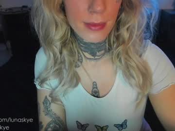 girl
        xlunaskye cam image #6679577