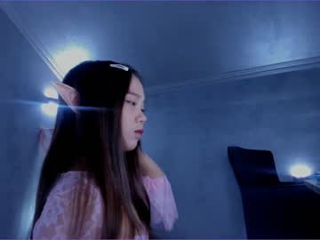 girl
        juliabeng1 cam image #2545657