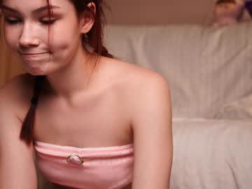 girl
        bonnie_petite cam image #3572510