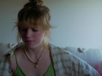 girl
        sisypheanlove cam image #1474638