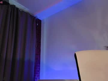 couple
        alice_leey cam image #4862947