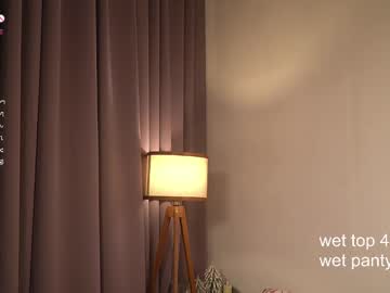 girl
        lyly_bambi cam image #5840800