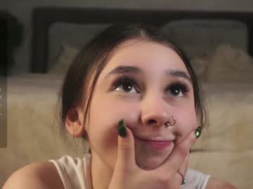 girl
        zarascarlett cam image #5788931