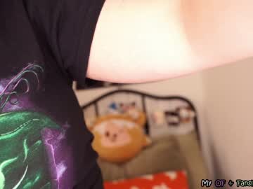 girl
        evelynpiers cam image #2748072
