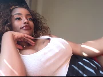 girl
        napudi1 cam image #1672371