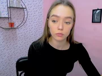 girl
        liakitty_ cam image #42590