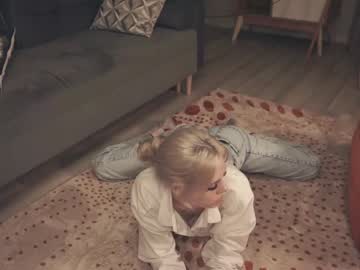 girl
        audreycarvin cam image #3601924