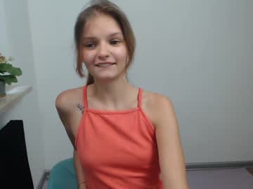 girl
        vivien_slender cam image #4405030