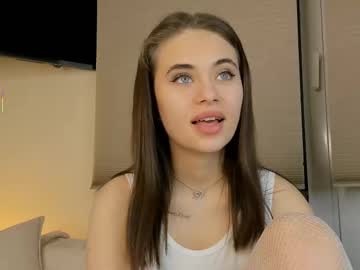 girl
        lorettadunnell cam image #6697216