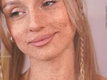 girl
        artease cam image #6330282