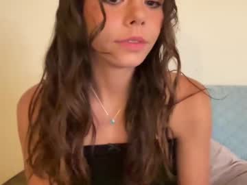 girl
        lilyofearth cam image #4207509