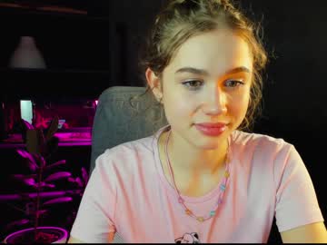 girl
        mayabach cam image #722237