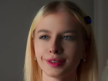 girl
        lunnadew cam image #6782665