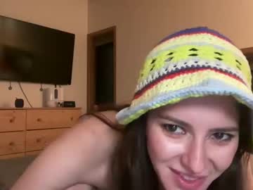 girl
        peacheekitty cam image #6808831