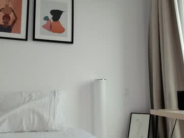 girl
        hell_lo cam image #4748900