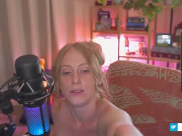 girl
        ginger_little cam image #1569875