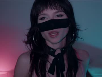 girl
        chaturbatable cam image #2676525