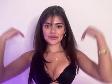 girl
        poutyselena cam image #6563302