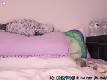 girl
        evelynpiers cam image #1262458