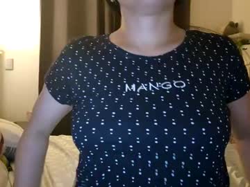 girl
        tinyelyza cam image #2946867