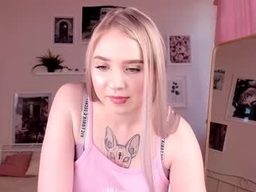girl
        nicole_hartree cam image #652