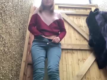 girl
        eatmypie69 cam image #3457289