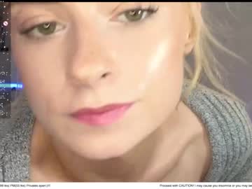 girl
        daddyissuessab cam image #4108433
