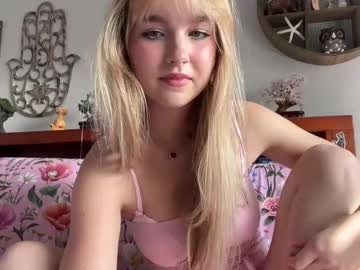 girl
        kittengirlxo cam image #6649840
