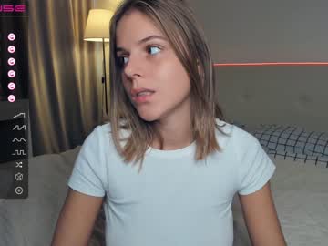 girl
        erline_may cam image #3778551
